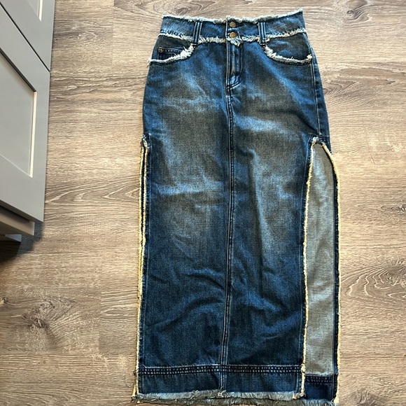 Urban Outfitters Jean Skirt - Picture 5 of 8